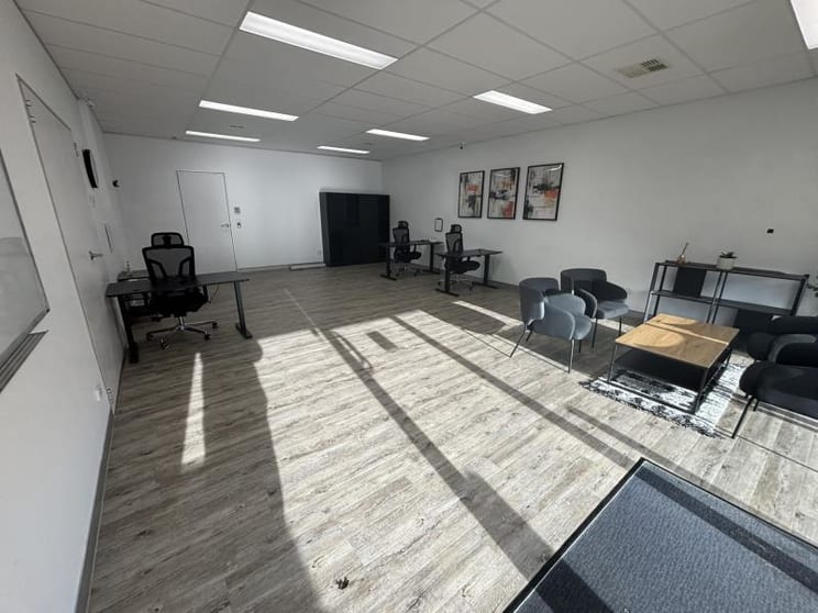 Click to view all images Unit 3B/57 Kembla Street Fyshwick ACT 2609 - Image 2