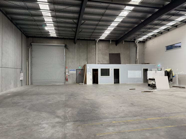 Click to view all images 5/19 Cornhill Street Ferntree Gully VIC 3156 - Image 2