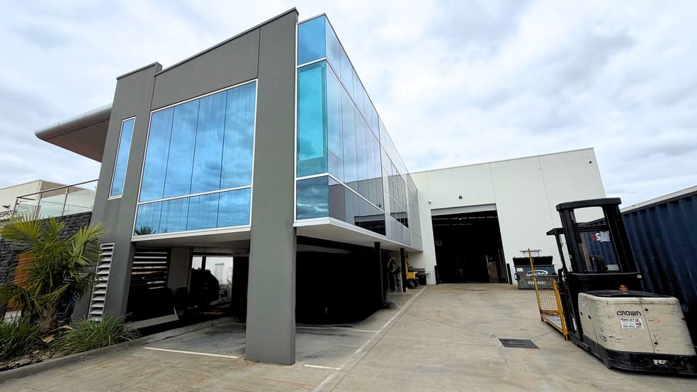 Click to view all images 11/ Commercial Drive Lynbrook VIC 3975 - Image 3