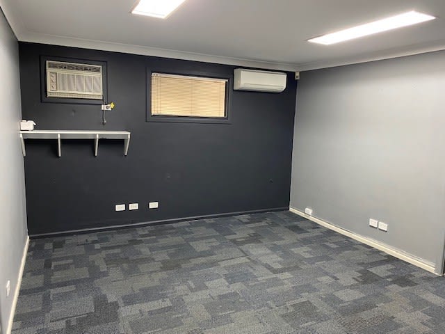 Click to view all images 237 Berkeley Road Unanderra NSW 2526 - Image 2