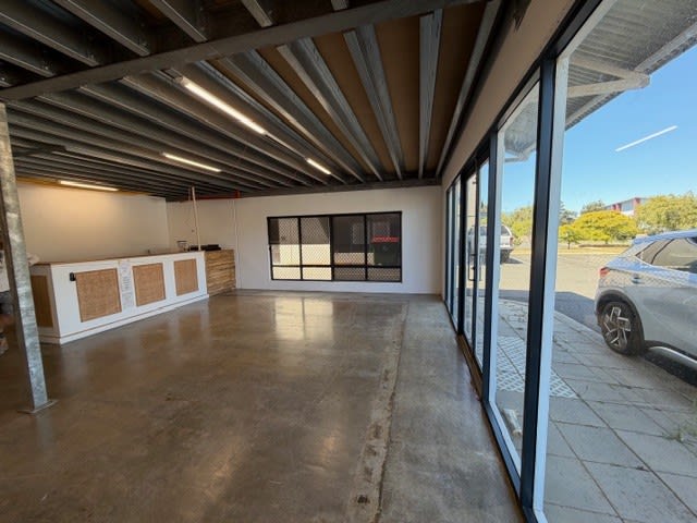 Click to view all images 1/10 Griffin Drive Dunsborough WA 6281 - Image 3