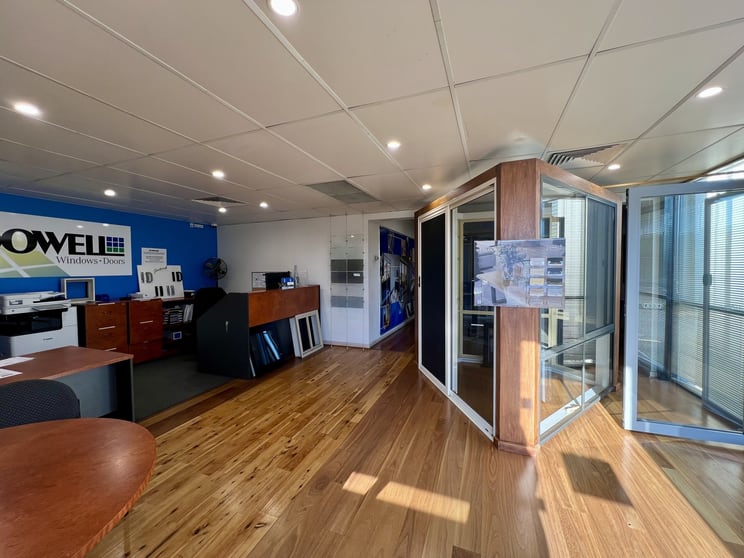 Click to view all images 4 Aldenhoven Road Lonsdale SA 5160 - Image 2