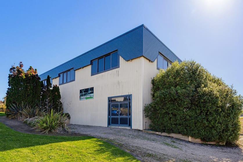 Click to view all images 4 Crompton Rd Totness SA 5250 - Image 3