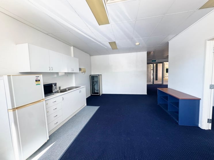 Click to view all images 14/121 Shute Harbour Road Cannonvale QLD 4802 - Image 3