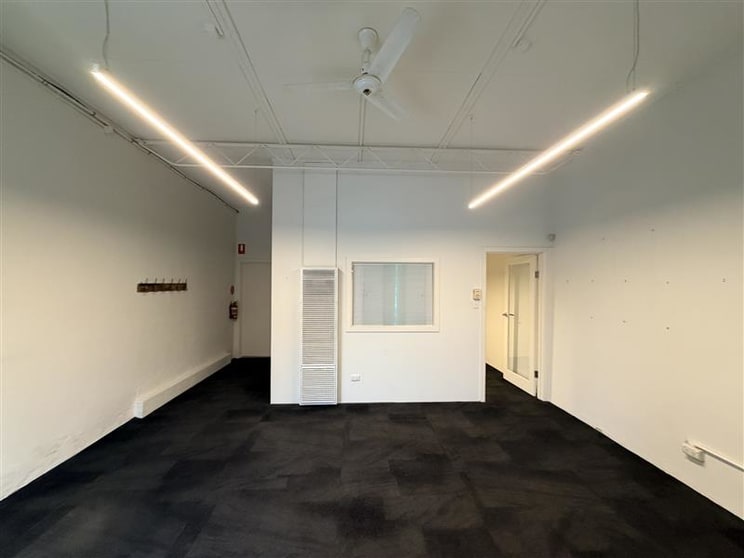 37 Martin Place Glen Waverley VIC 3150 - Image 2