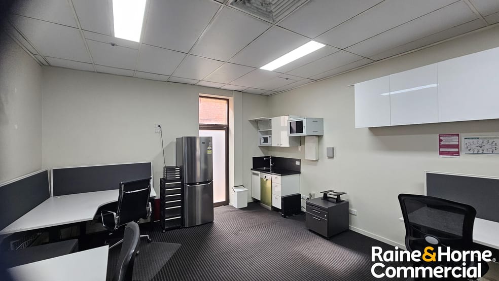 Click to view all images 3/8 Duncan Street Fortitude Valley QLD 4006 - Image 2