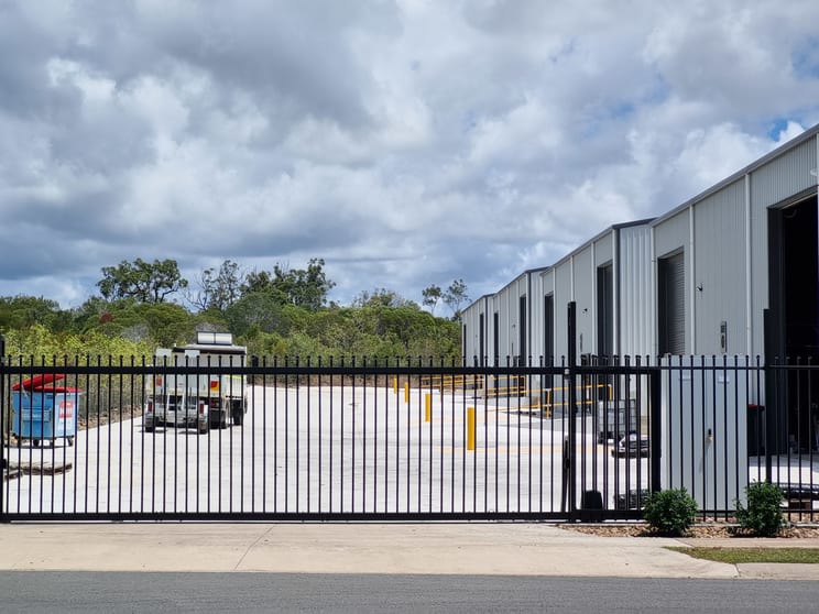 2 & 3/35-53 Ellengowan Street Urangan QLD 4655 - Image 2