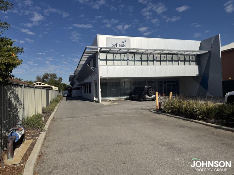 Click to view all images 30 Keymer Street Belmont WA 6104 - Image 2