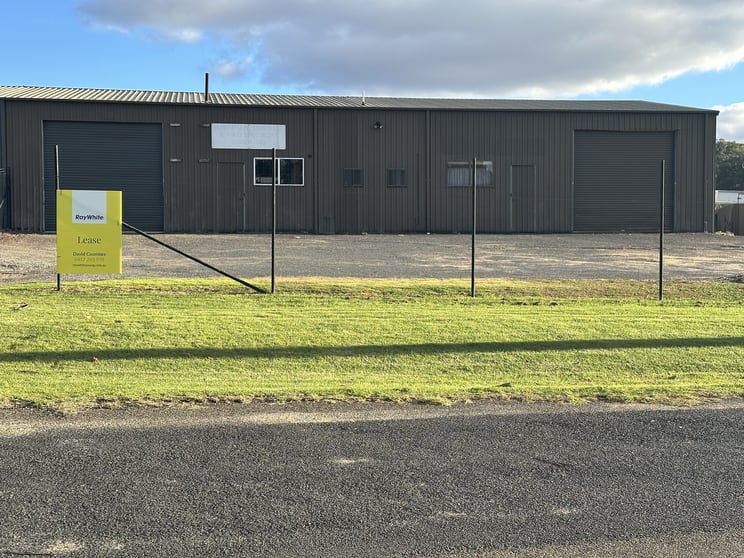 Click to view all images Building C/10 Old Temora Road Young NSW 2594 - Image 2
