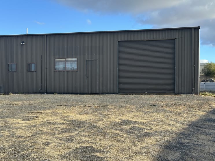 Click to view all images Building C/10 Old Temora Road Young NSW 2594 - Image 1