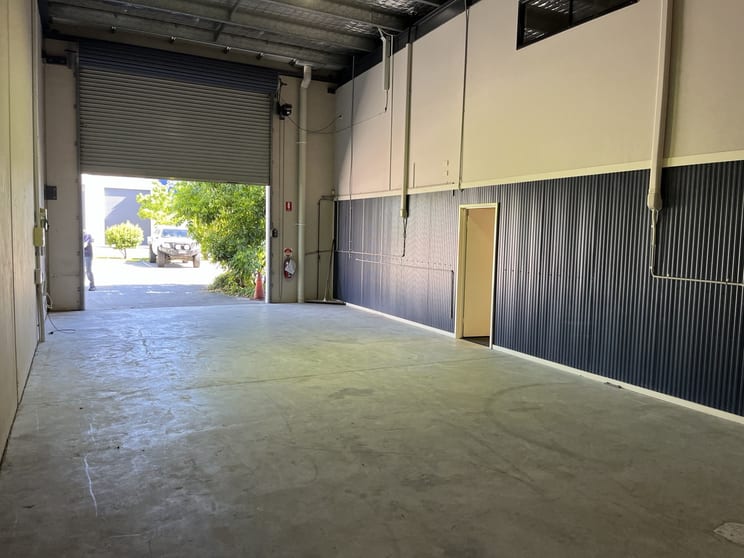 Click to view all images Unit 2/43 Station Avenue Darra QLD 4076 - Image 2