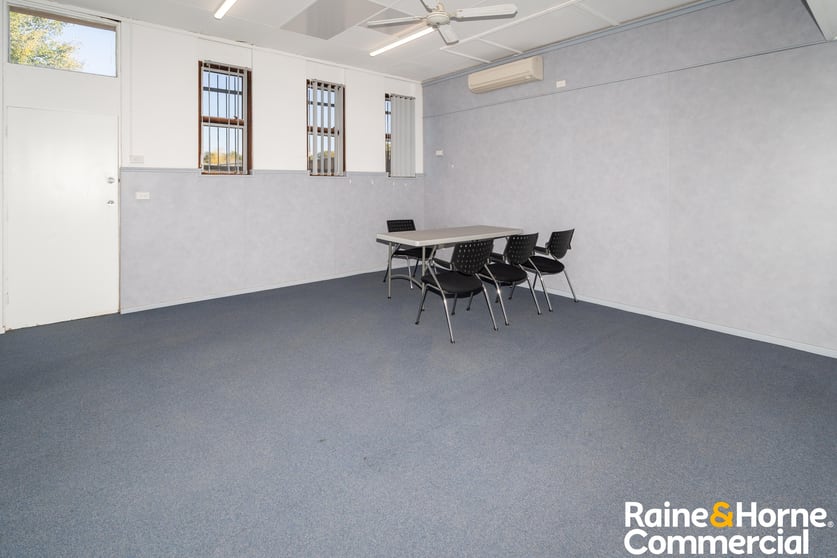 Click to view all images 3/66-70 Coleman Street Wagga Wagga NSW 2650 - Image 2