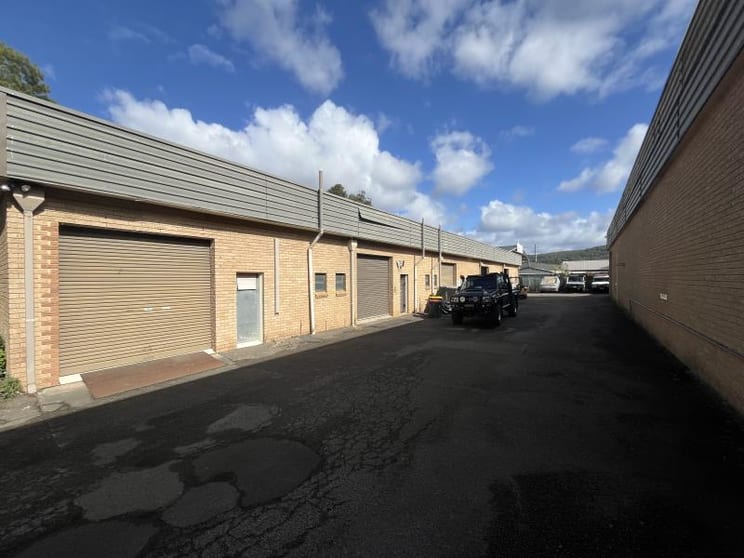 Click to view all images Unit 4/8 Bowen Crescent West Gosford NSW 2250 - Image 3