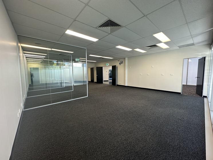 Click to view all images 7/16 Metroplex Avenue Murarrie QLD 4172 - Image 2