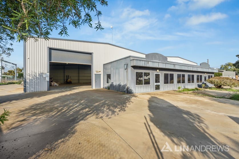 Click to view all images 18 Playford Crescent Salisbury North SA 5108 - Image 1