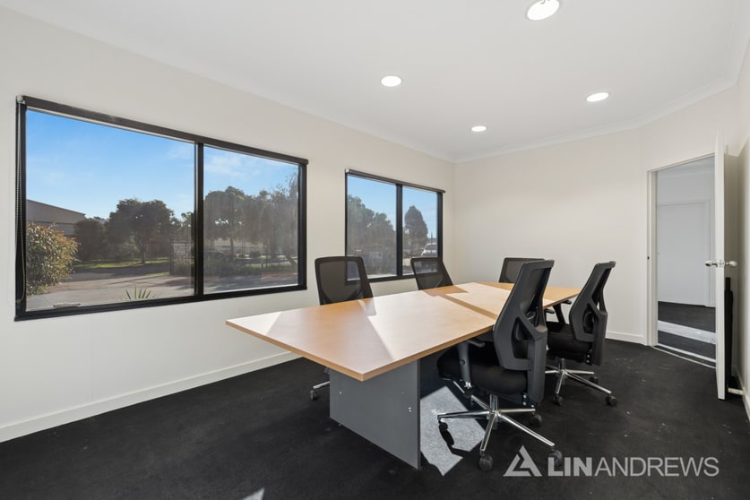 Click to view all images 18 Playford Crescent Salisbury North SA 5108 - Image 3
