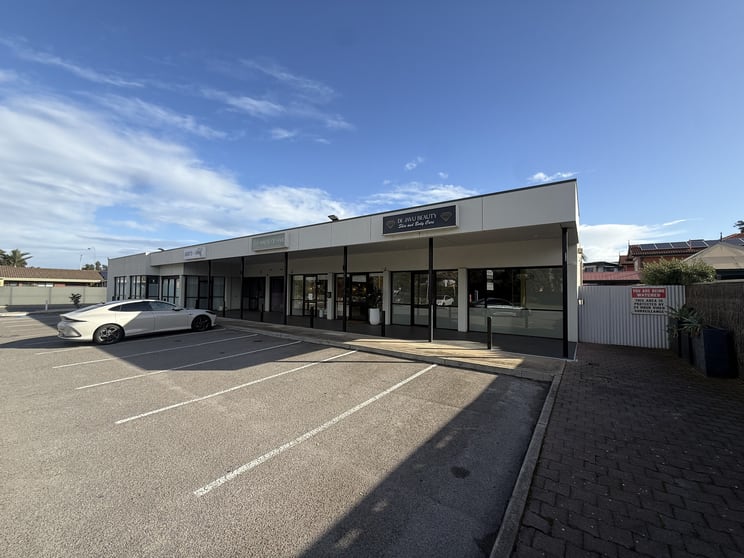 Click to view all images Unit 1/290 Sportsmans Drive West Lakes SA 5021 - Image 2