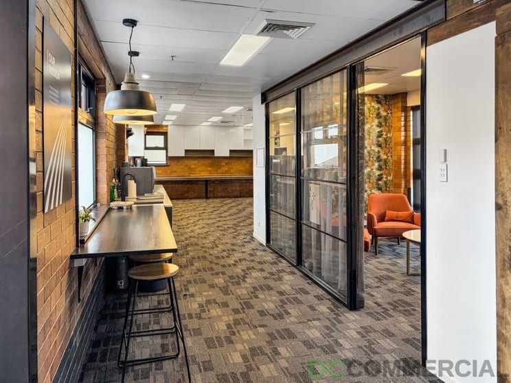 Click to view all images 3/275 Ruthven Street Toowoomba QLD 4350 - Image 2