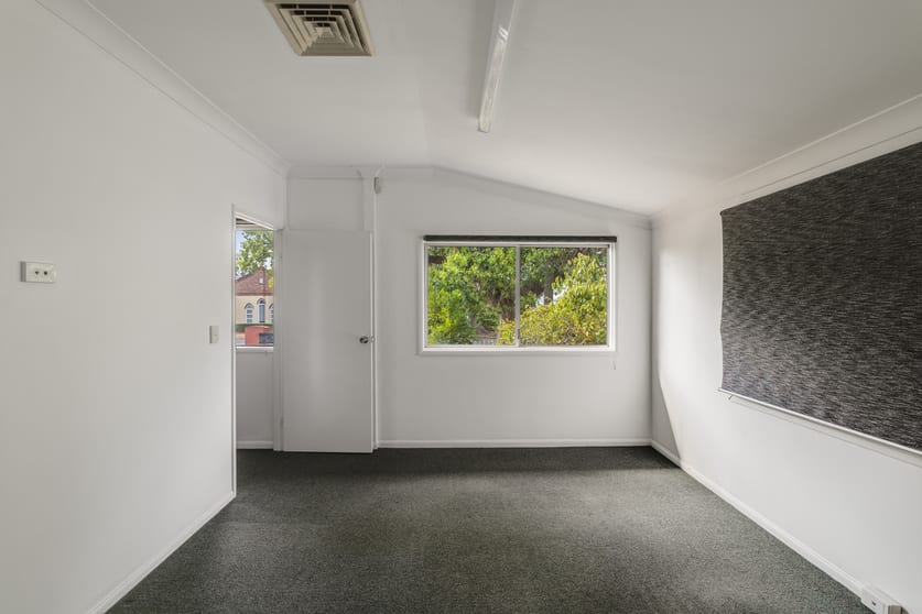 Click to view all images 116-118 Herries Street East Toowoomba QLD 4350 - Image 3