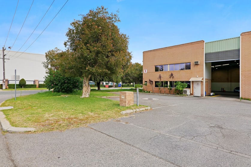 Click to view all images 1 McDermott Street Welshpool WA 6106 - Image 2