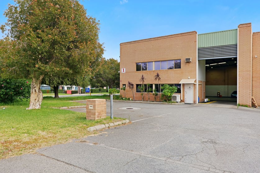 Click to view all images 1 McDermott Street Welshpool WA 6106 - Image 3