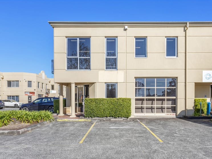 Click to view all images 25/10 Gladstone Road Castle Hill NSW 2154 - Image 2