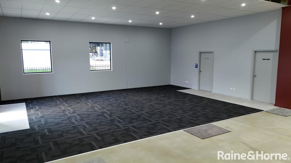 Click to view all images 23 Warne Street Gladstone Central QLD 4680 - Image 3