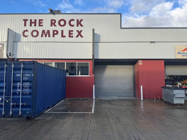 Click to view all images 4/35 Lusher road Croydon VIC 3136 - Image 2