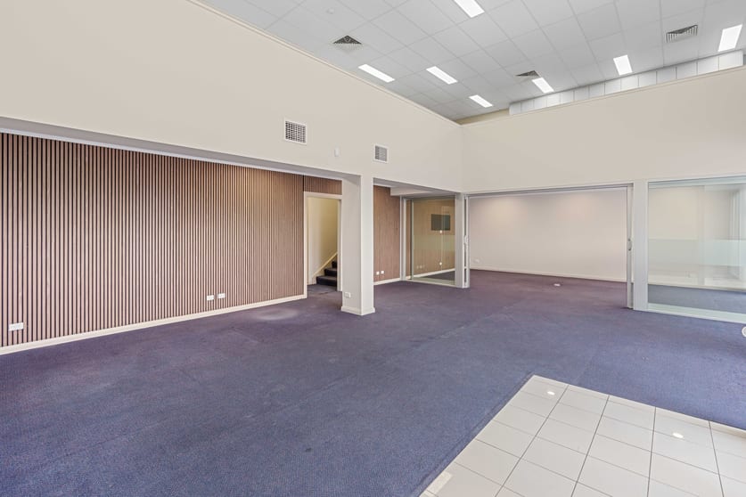 Click to view all images Unit 2/9 Gateway Crescent Orange NSW 2800 - Image 2