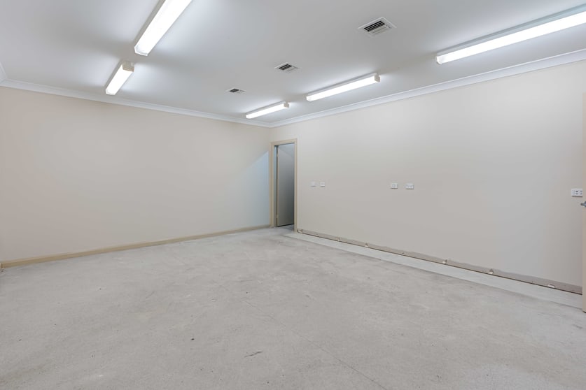 Click to view all images Unit 2/9 Gateway Crescent Orange NSW 2800 - Image 3