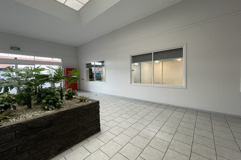 Click to view all images 396B Wyndham Street Shepparton VIC 3630 - Image 3