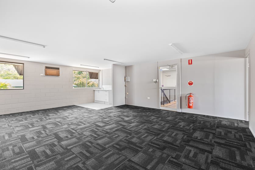 Click to view all images Unit 4/57 Stagpole Street West End QLD 4810 - Image 3