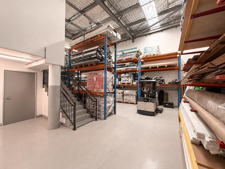 Click to view all images 31/8 Jullian Close Banksmeadow NSW 2019 - Image 1