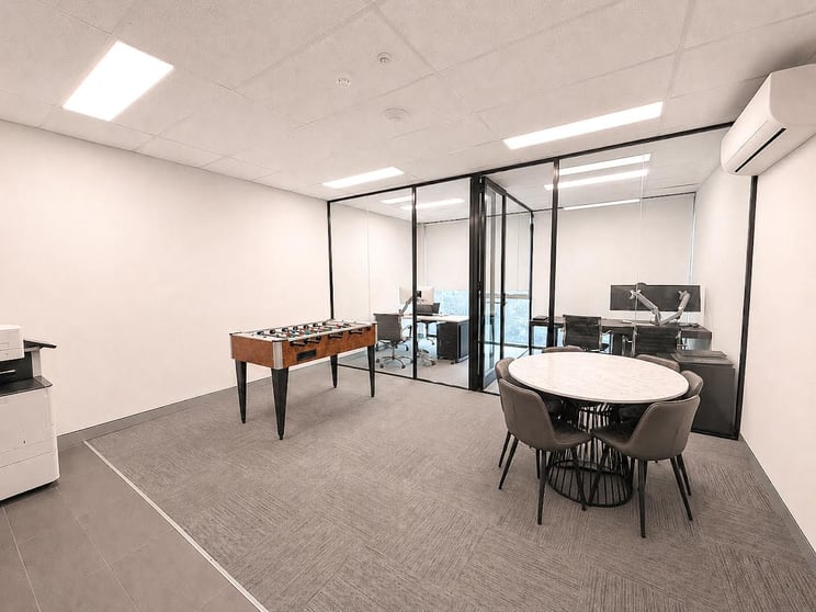 Click to view all images 31/8 Jullian Close Banksmeadow NSW 2019 - Image 3