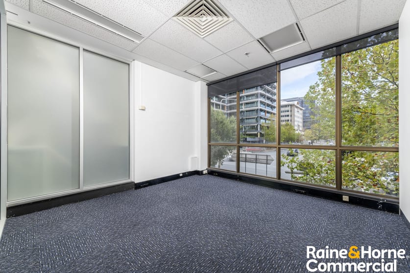 Click to view all images 1.2/17 Barry Drive Turner ACT 2612 - Image 3