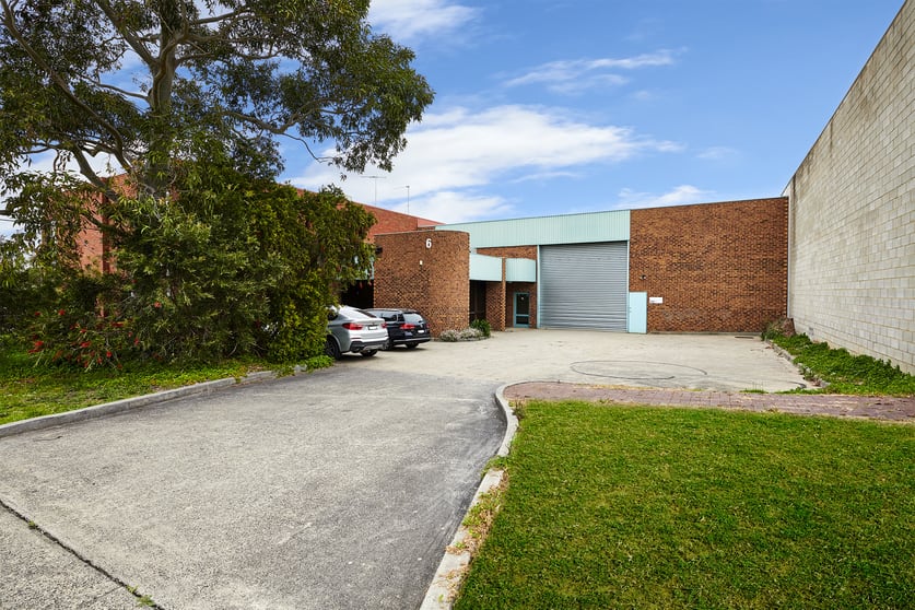 Click to view all images 6 Keith Campbell Court Scoresby VIC 3179 - Image 3