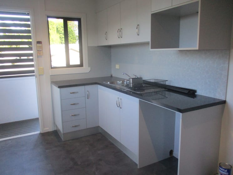 Click to view all images Level 1/62 Pease Street Manoora QLD 4870 - Image 2