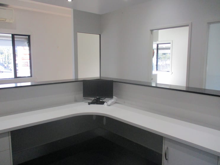 Click to view all images Level 1/62 Pease Street Manoora QLD 4870 - Image 3