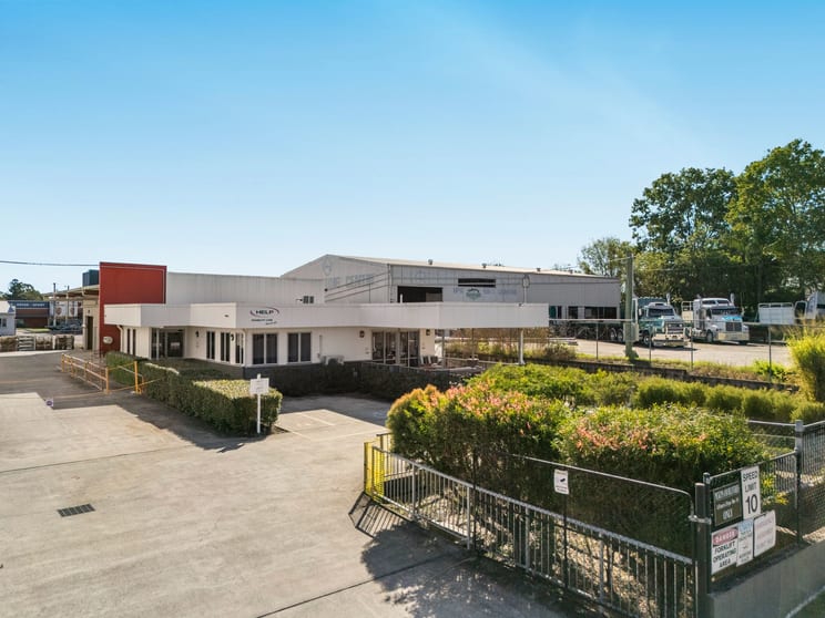 Click to view all images 7 Pound Street West Ipswich QLD 4305 - Image 1