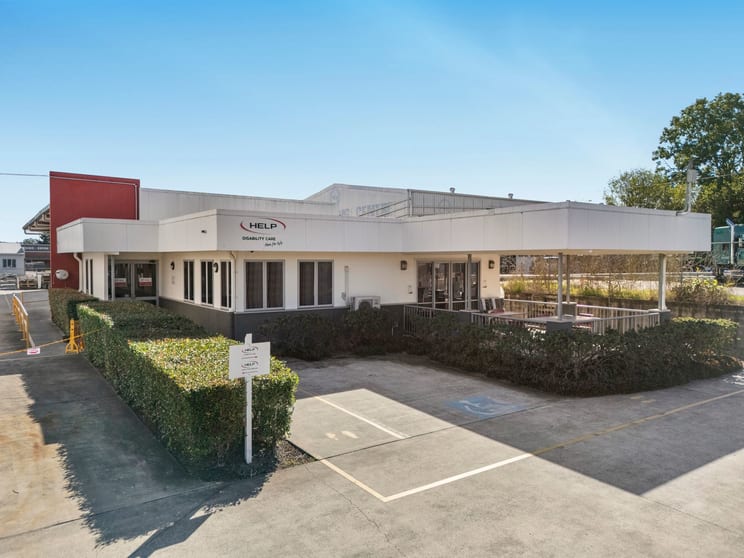 Click to view all images 7 Pound Street West Ipswich QLD 4305 - Image 3