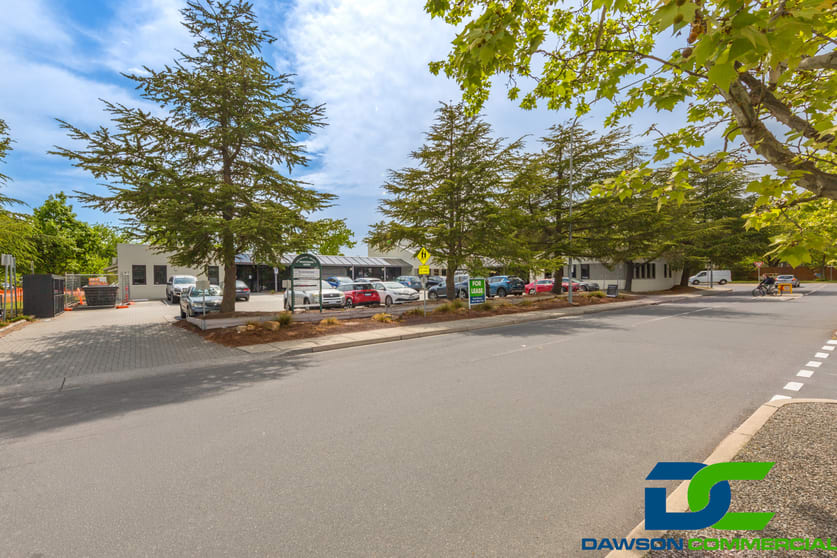 Click to view all images 151 Cowper Street Dickson ACT 2602 - Image 2