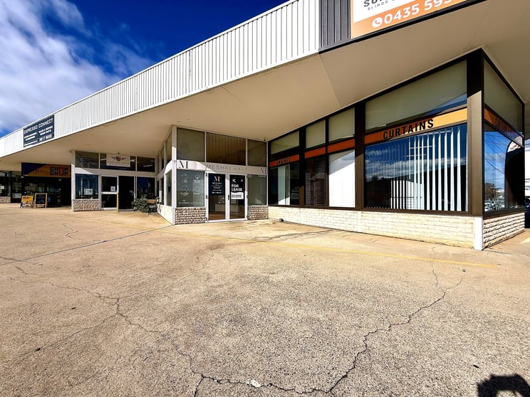 Click to view all images Unit 2/52 Wollongong Street Fyshwick ACT 2609 - Image 1