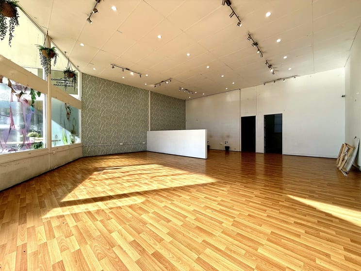 Click to view all images Unit 2/52 Wollongong Street Fyshwick ACT 2609 - Image 2