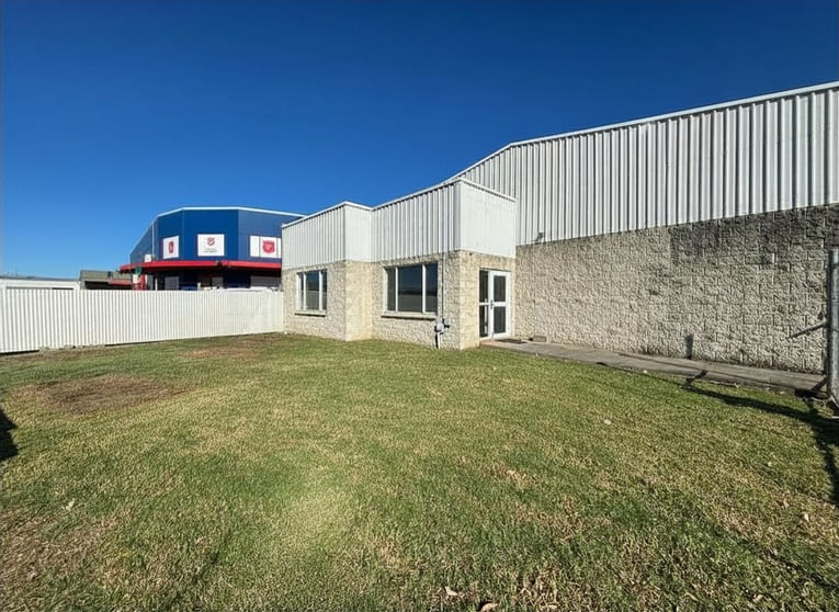2/180A Princes Highway South Nowra NSW 2541 - Image 1