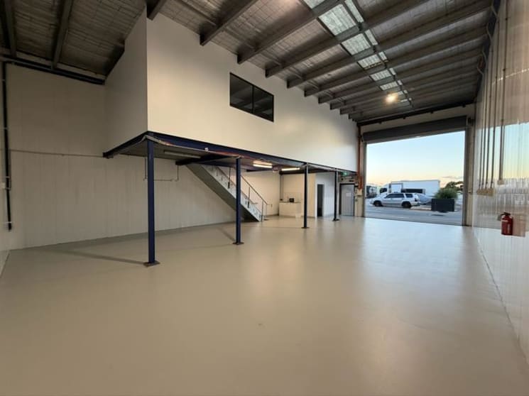 Click to view all images Cromer NSW 2099 - Image 2