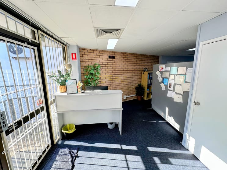 Click to view all images 3299 Logan Road Underwood QLD 4119 - Image 1