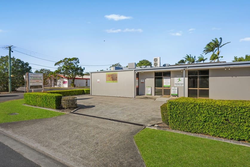 Click to view all images 1/18 Pickwick Street Cannon Hill QLD 4170 - Image 2
