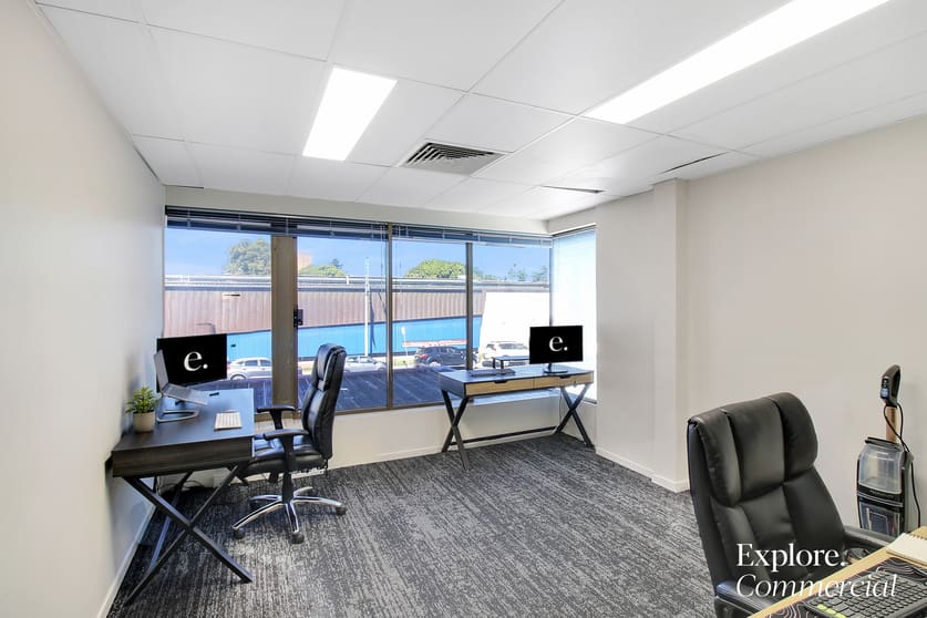 Click to view all images 4/44 Gordon Street Mackay QLD 4740 - Image 3