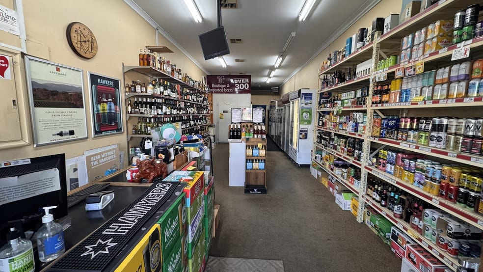 Click to view all images 13 Hall Street Newport VIC 3015 - Image 2