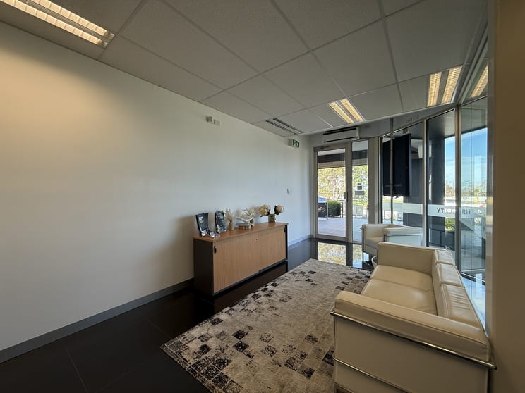 57B Heatherton Endeavour Hills VIC 3802 - Image 2